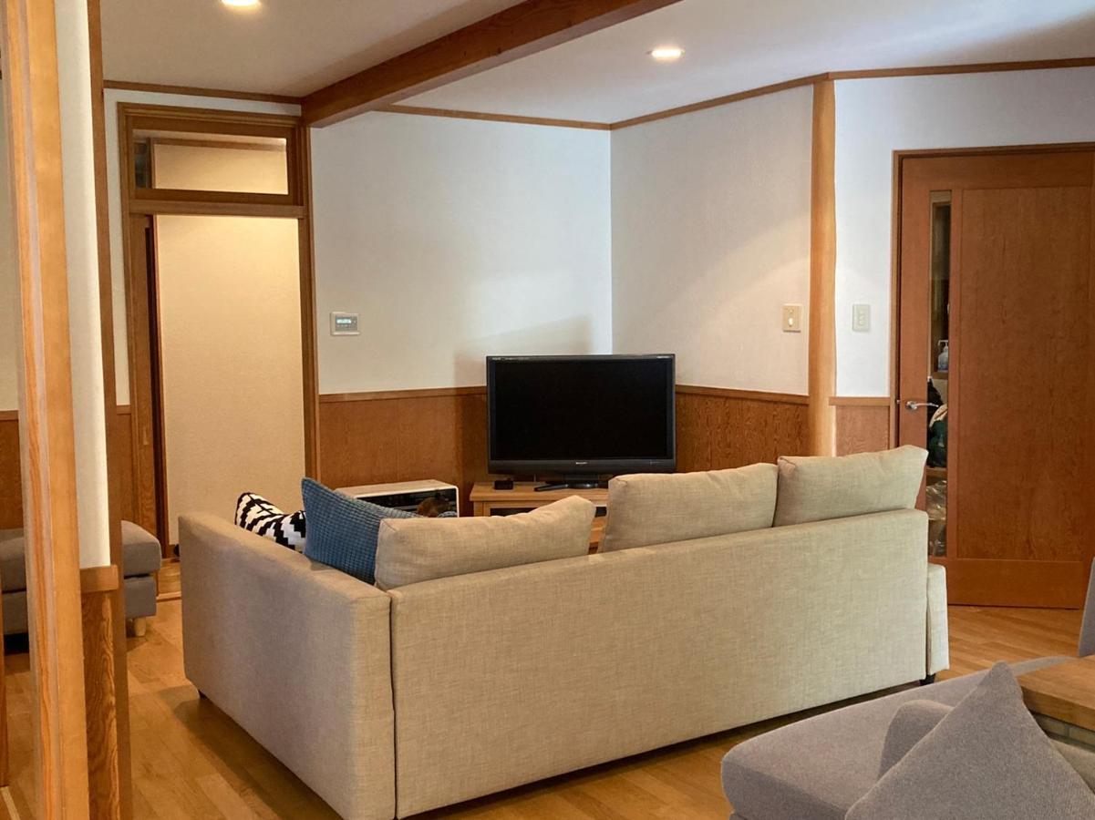 Shirokuma Lodge Hakuba Exterior photo